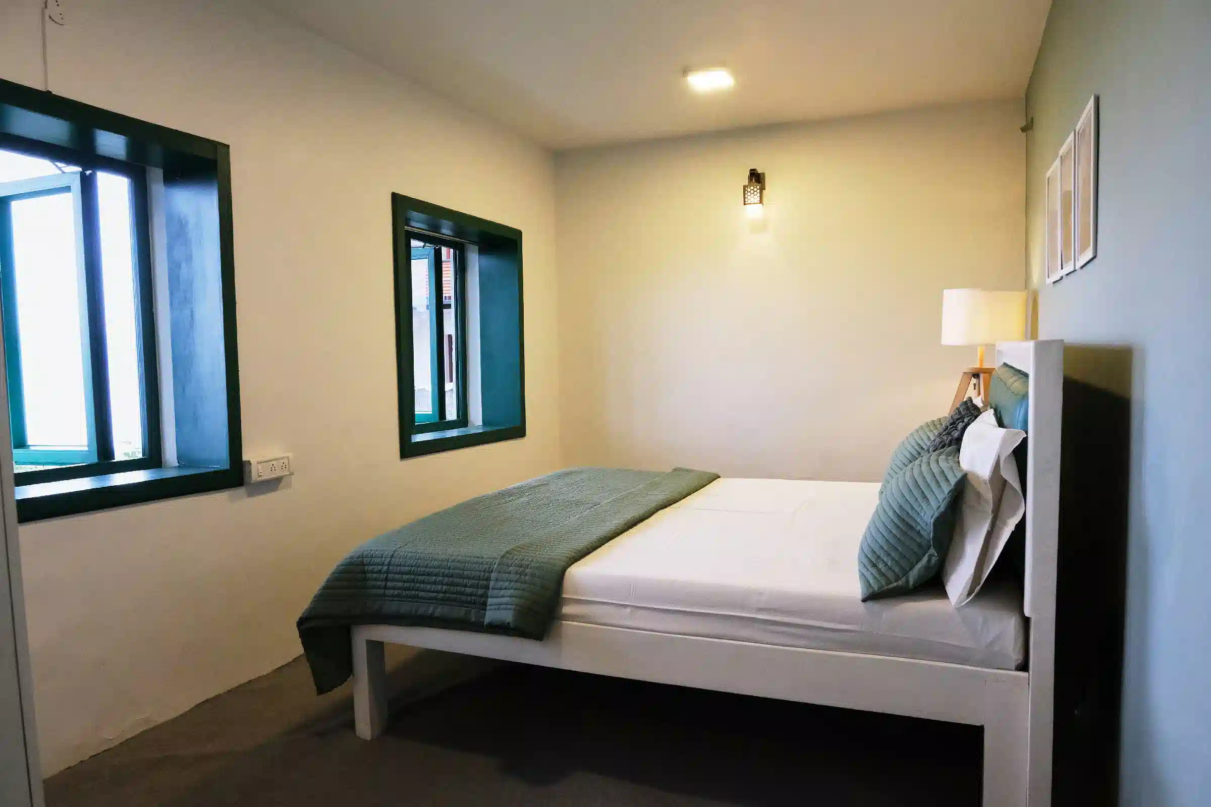 Cardamom Pods Spacious Couple Bedroom